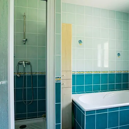 Maison Bleue 5-7 Personnes Au Coeur De Bedous, En Vallee D'aspe Holiday home