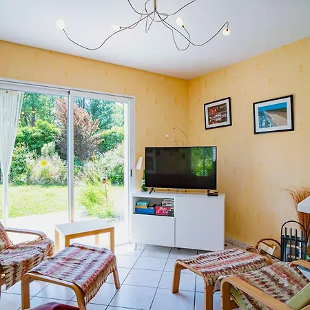 Maison Bleue 5-7 Personnes Au Coeur De Bedous, En Vallee D'aspe Holiday home *
