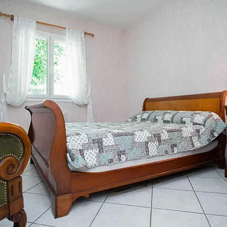 Holiday home Maison Bleue 5-7 Personnes Au Coeur De Bedous, En Vallee D'aspe *