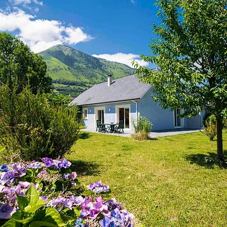Holiday home Maison Bleue 5-7 Personnes Au Coeur De Bedous, En Vallee D'aspe Bedous