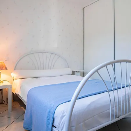 Vakantiehuis Maison Bleue 5-7 Personnes Au Coeur De Bedous, En Vallee D'aspe Bedous